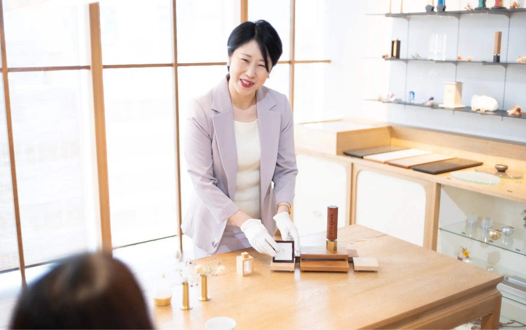 ショールームでの接客イメージ