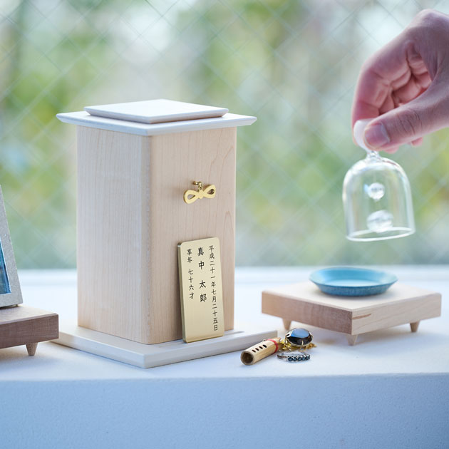 そばで見守っていてくれる大切な人の栖となる繰り出し位牌とこしえ