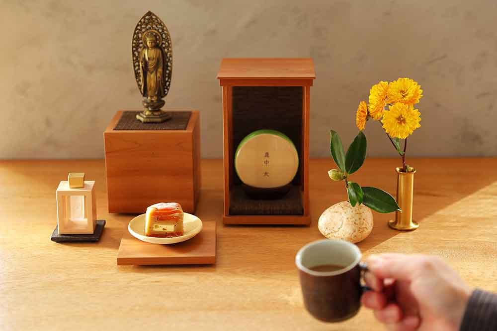 お位牌「ふわり」を仏お壇「DECO」にお祀りした様子