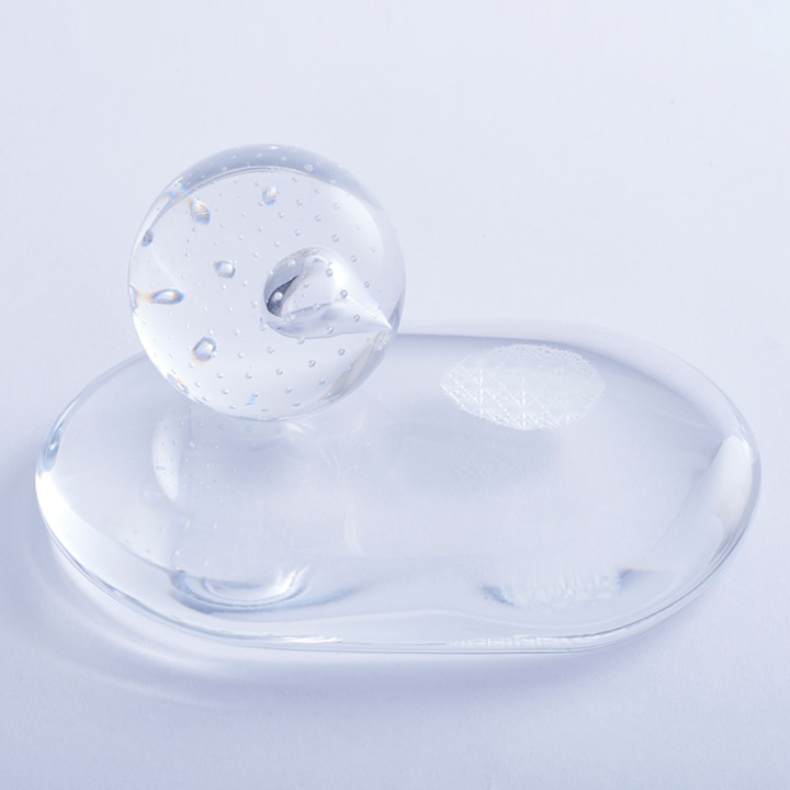 位牌「ひかり」透明のガラスの球体