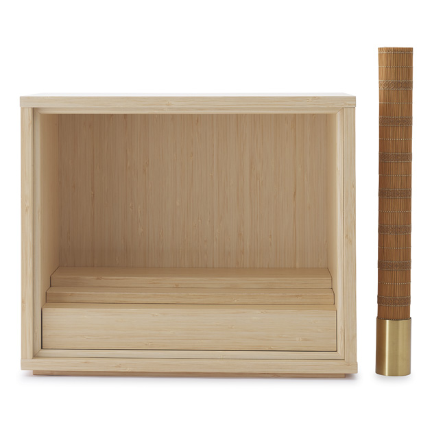 暮らしに寄り添うシンプルな箱型のお仏壇「偲壇」竹の正面