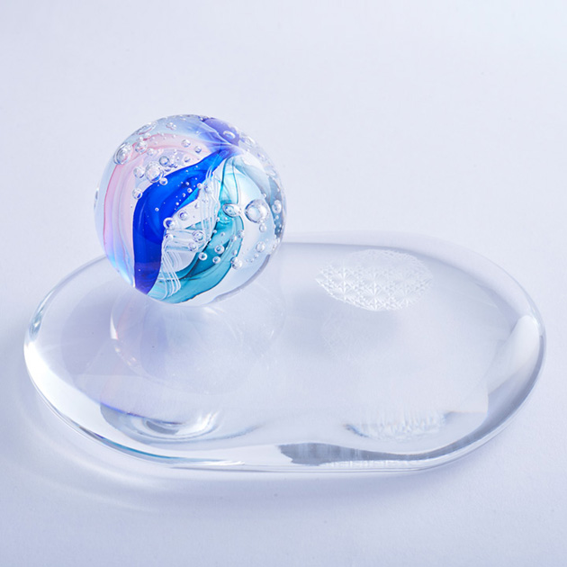 位牌「ひかり」青いガラスの球体